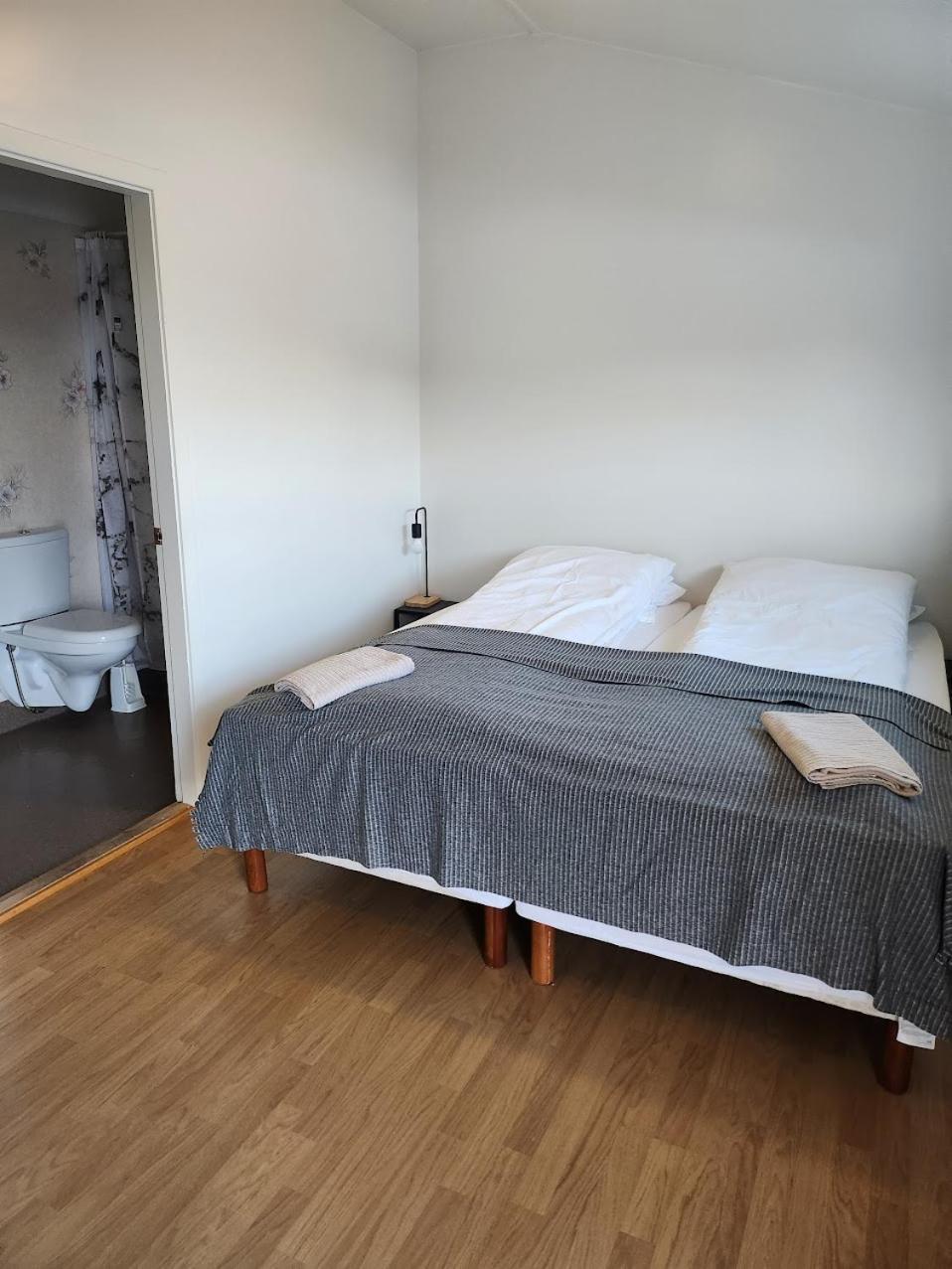 Fjos Guesthouse 바르말리오 외부 사진