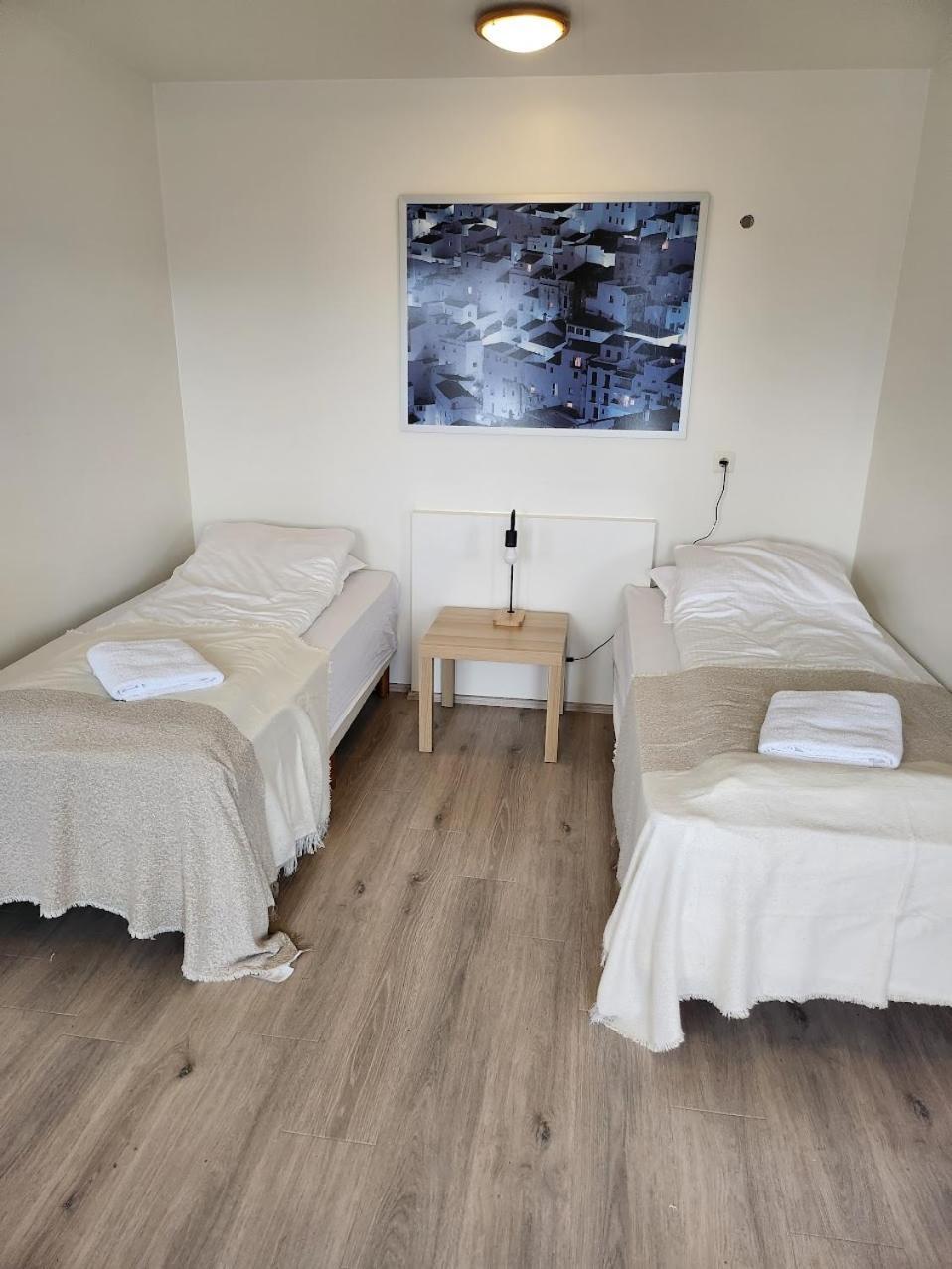 Fjos Guesthouse 바르말리오 외부 사진