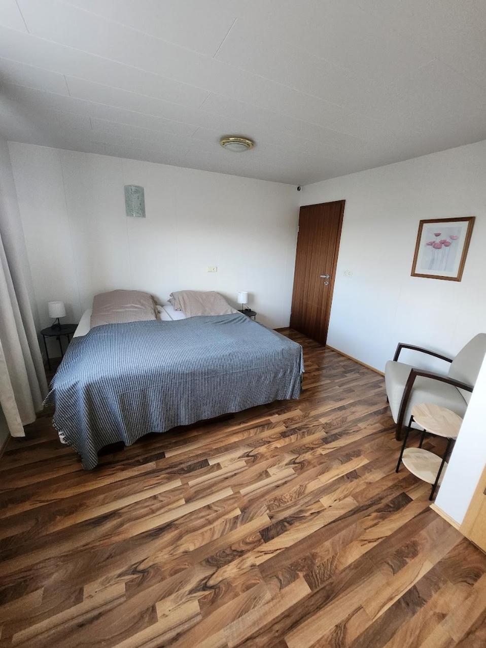 Fjos Guesthouse 바르말리오 외부 사진