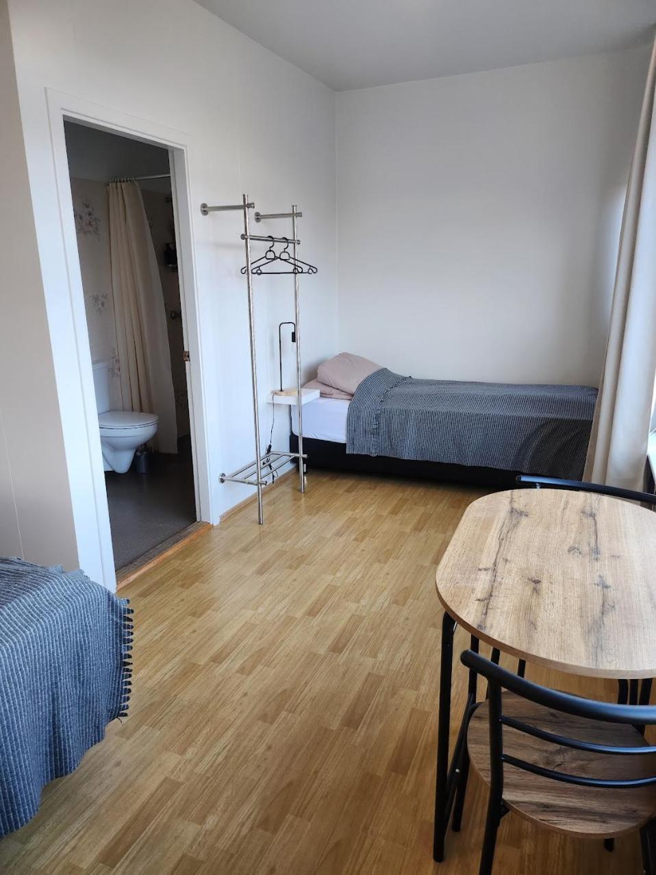 Fjos Guesthouse 바르말리오 외부 사진