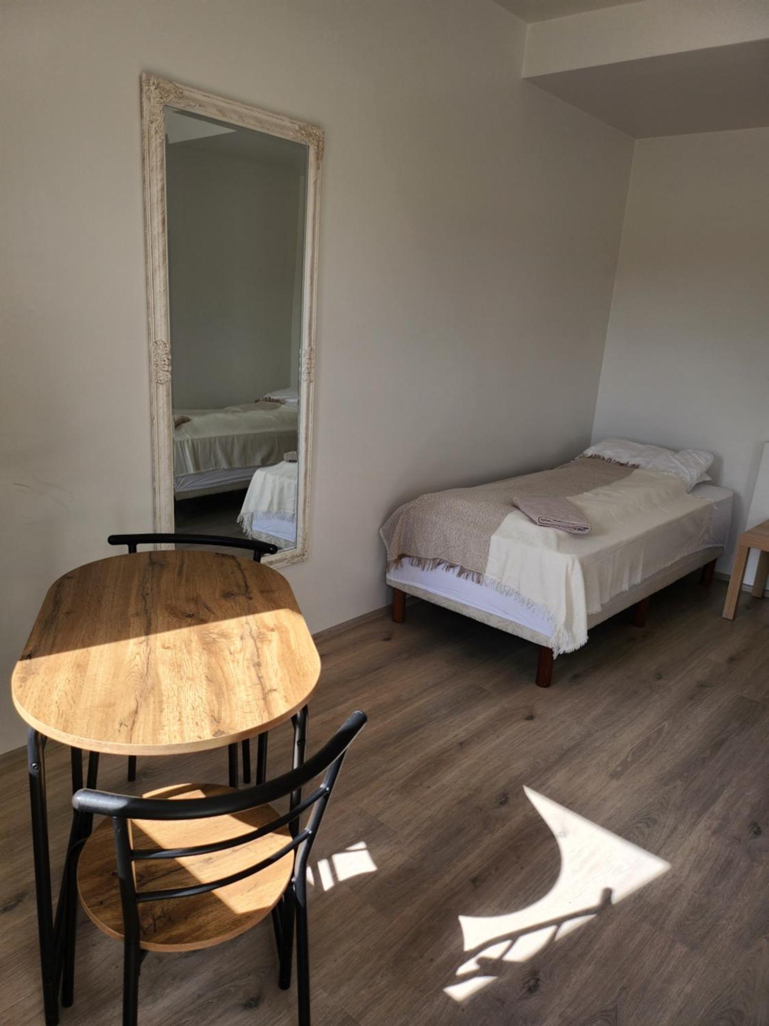 Fjos Guesthouse 바르말리오 외부 사진
